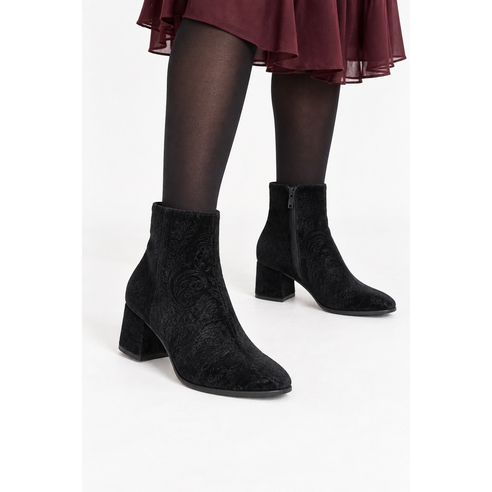 Unisa Paisley Embossed Ankle Boots 10M Black Block Heel Side Zip Dark Romantic